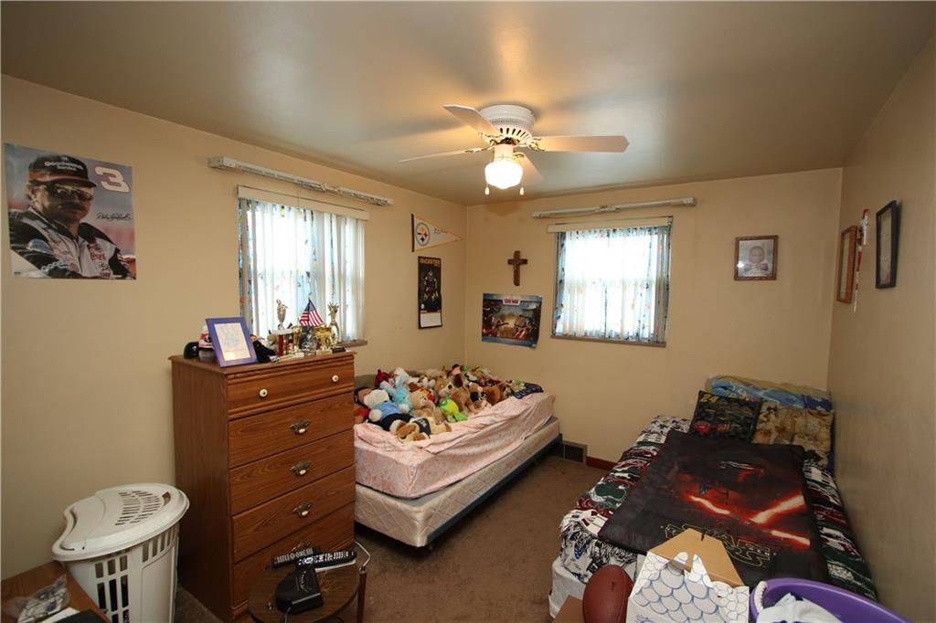274 Castle Road Castle Shannon, PA 15234 - Photo 8 of 25 2nd Bedroom 11x9 w/ Ceiling Fan Light