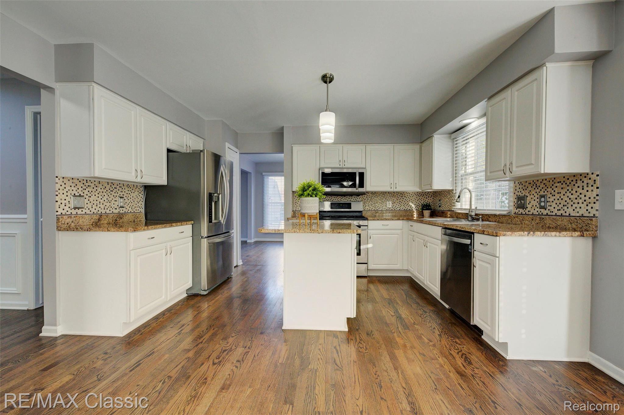 1014 Pointe Pl Boulevard Rochester, MI 48307 - Photo 26 of 80 930A3192_3_4.jpg