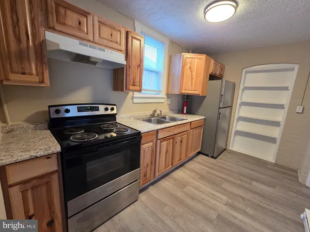 $1,300 | 371 1/2 National Avenue, Winchester, VA 22601