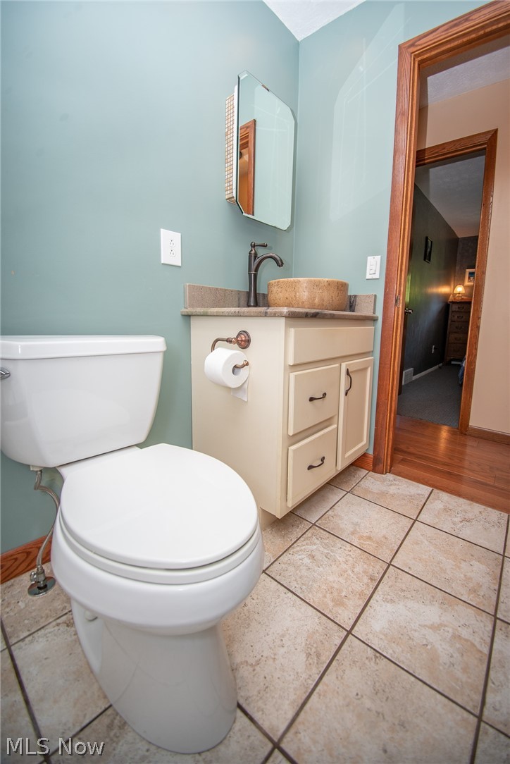 6992 Branch Road Medina, OH 44256 - Photo 19 of 35 Guest Full Bath