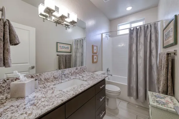 $465,000 | 979 Spg Street West, Madera, CA 93636