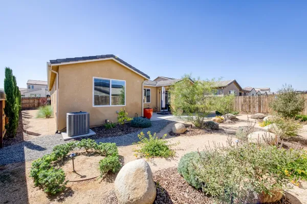 $465,000 | 979 Spg Street West, Madera, CA 93636