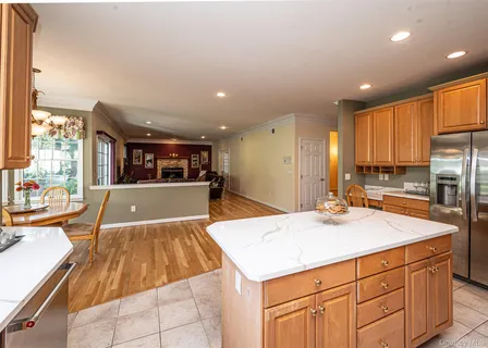 $1,699,000 | 12 Dupont Court, Dix Hills, NY 11746