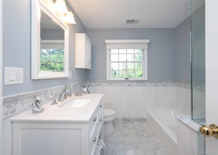 $1,699,000 | 12 Dupont Court, Dix Hills, NY 11746