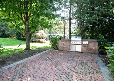 $1,699,000 | 12 Dupont Court, Dix Hills, NY 11746