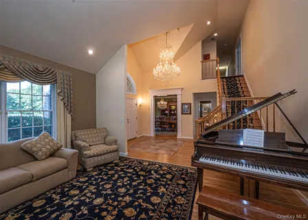 $1,699,000 | 12 Dupont Court, Dix Hills, NY 11746