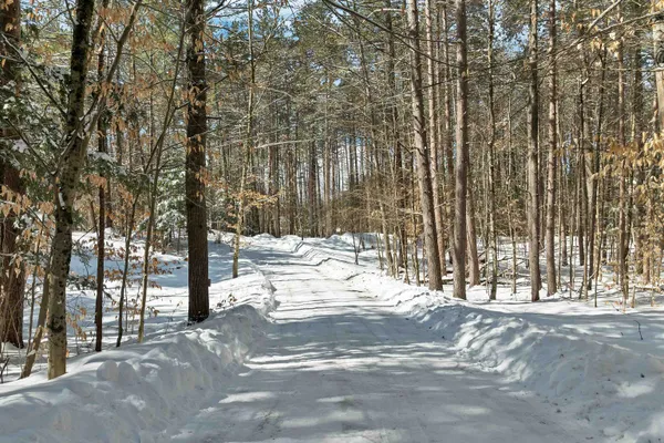 $895,000 | 37 Oconnor Lane, Albany, NH 03818