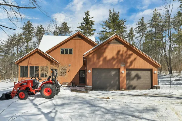 $895,000 | 37 Oconnor Lane, Albany, NH 03818