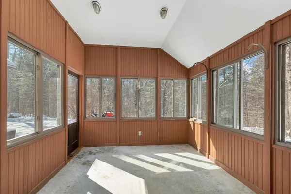 $895,000 | 37 Oconnor Lane, Albany, NH 03818