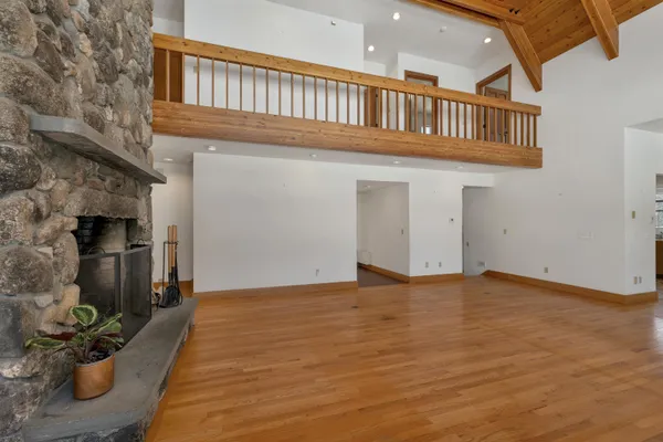 $895,000 | 37 Oconnor Lane, Albany, NH 03818