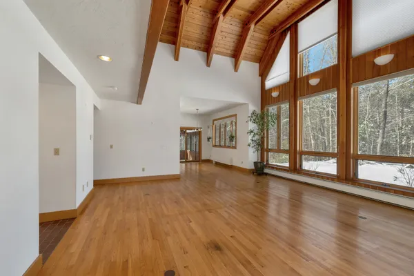 $895,000 | 37 Oconnor Lane, Albany, NH 03818