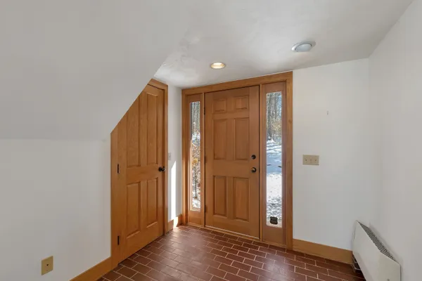 $895,000 | 37 Oconnor Lane, Albany, NH 03818