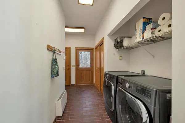 $895,000 | 37 Oconnor Lane, Albany, NH 03818