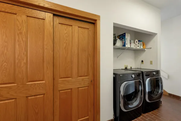 $895,000 | 37 Oconnor Lane, Albany, NH 03818