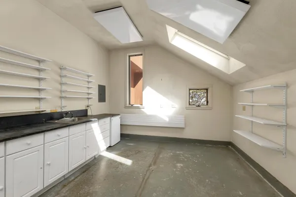 $895,000 | 37 Oconnor Lane, Albany, NH 03818