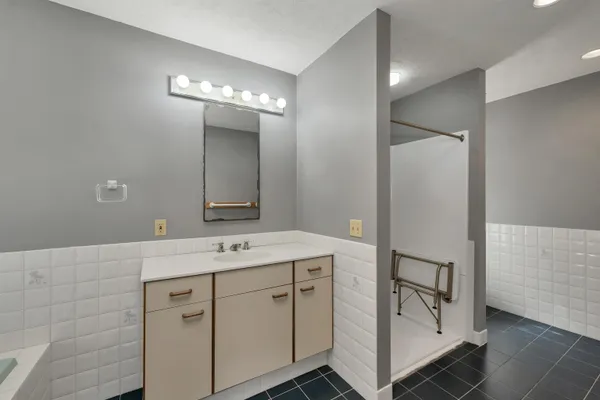 $895,000 | 37 Oconnor Lane, Albany, NH 03818
