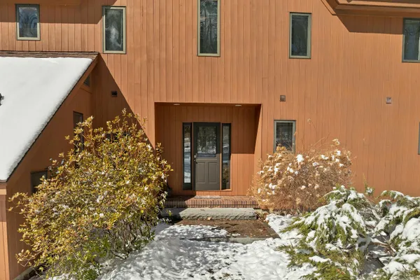 $895,000 | 37 Oconnor Lane, Albany, NH 03818