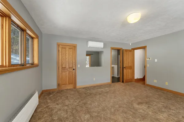 $895,000 | 37 Oconnor Lane, Albany, NH 03818