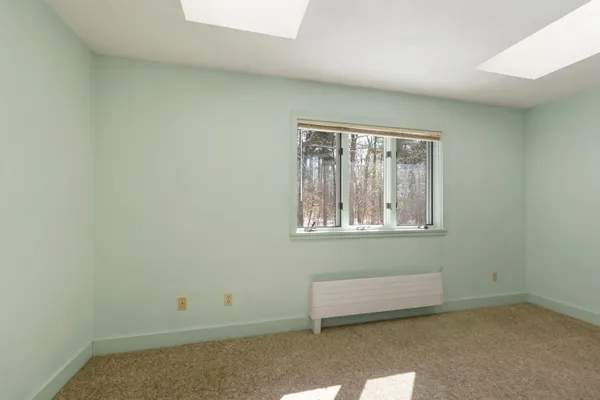 $895,000 | 37 Oconnor Lane, Albany, NH 03818