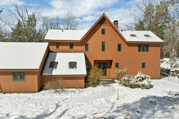 $895,000 | 37 Oconnor Lane, Albany, NH 03818