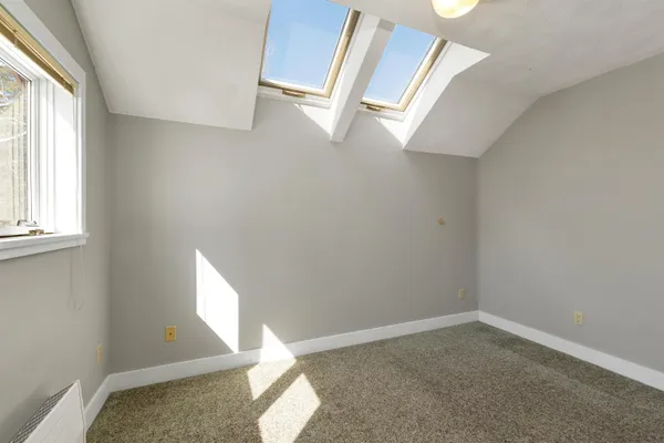 $895,000 | 37 Oconnor Lane, Albany, NH 03818