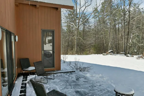 $895,000 | 37 Oconnor Lane, Albany, NH 03818