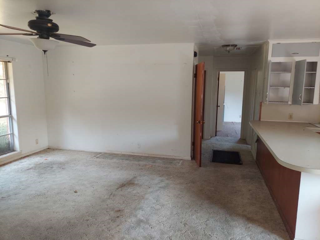 5724 Highway 154 Marshall, TX 75670 - Photo 5 of 11 a view of an empty room