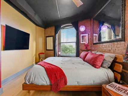 $2,400 | 910 Houston Street, Unit 305, Fort Worth, TX 76102