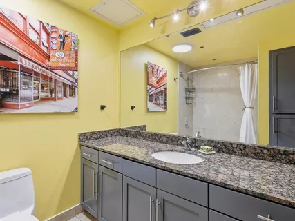 $2,400 | 910 Houston Street, Unit 305, Fort Worth, TX 76102