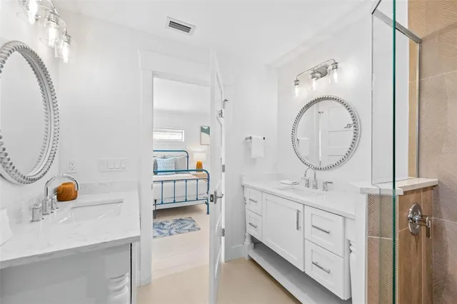 $3,950,000 | 211 Grant Drive, Sarasota, FL 34236