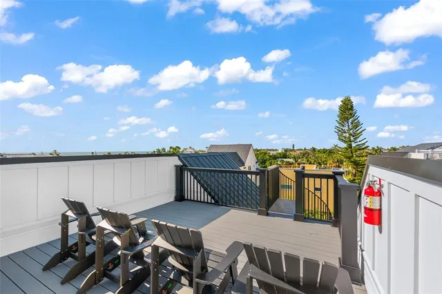 $3,950,000 | 211 Grant Drive, Sarasota, FL 34236