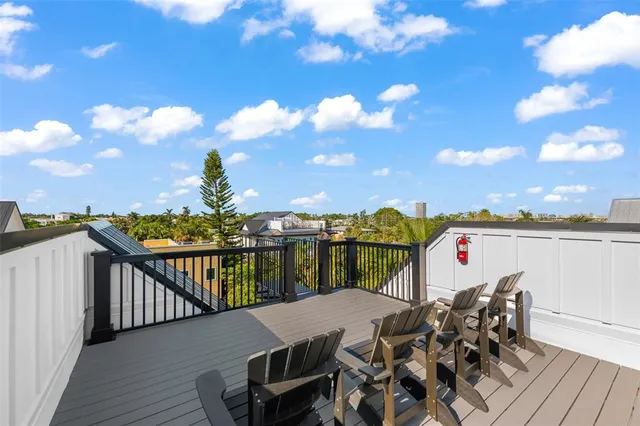 $3,950,000 | 211 Grant Drive, Sarasota, FL 34236