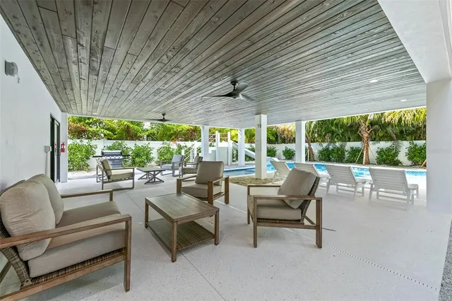 $3,950,000 | 211 Grant Drive, Sarasota, FL 34236