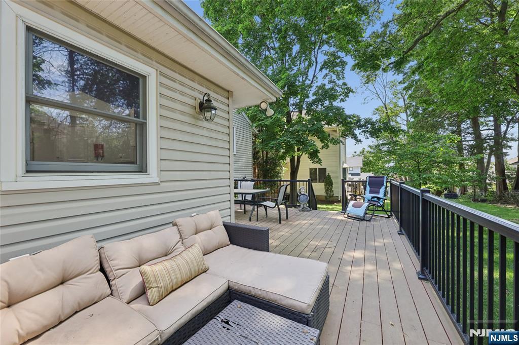 384 Rutland Avenue Teaneck, NJ 07666 - Photo 30 of 36