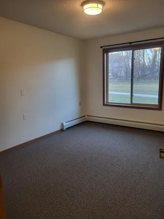 $1,250 | 609 Main Street South, Unit 7, Renville, MN 56284