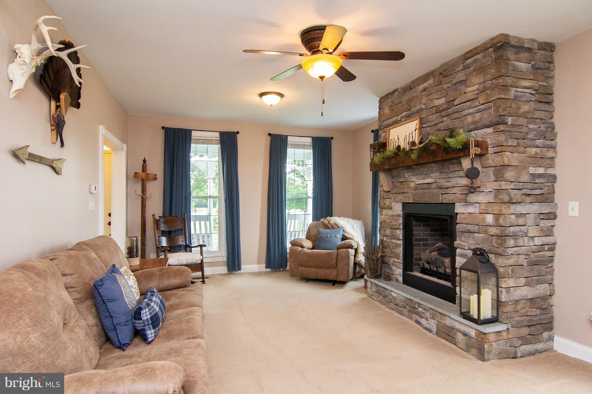 5125 Harney Road Taneytown, MD 21787 - Photo 12 of 30 Living Room