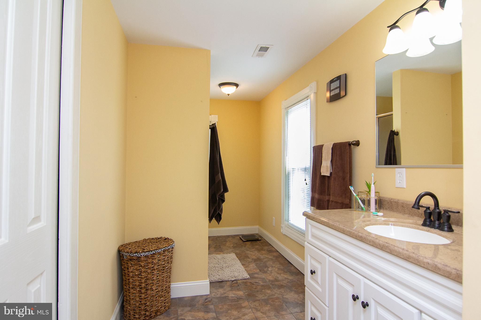 5125 Harney Road Taneytown, MD 21787 - Photo 17 of 30 Master Bathroom