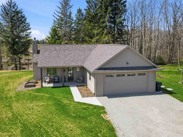 $699,900 | N2393 Maloney Road, Kaukauna, WI 54130