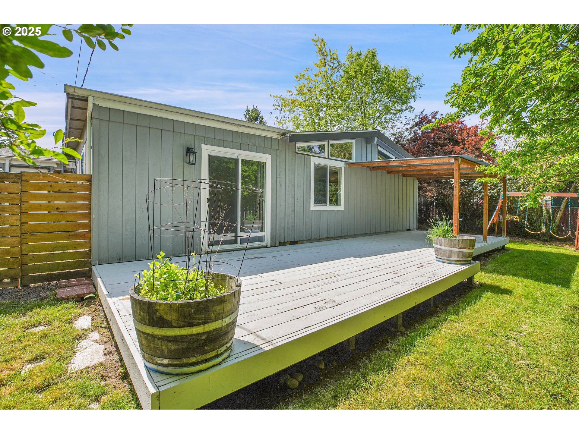11525 Southwest 14th Street Beaverton, OR 97005 - Photo 29 of 40 Deck