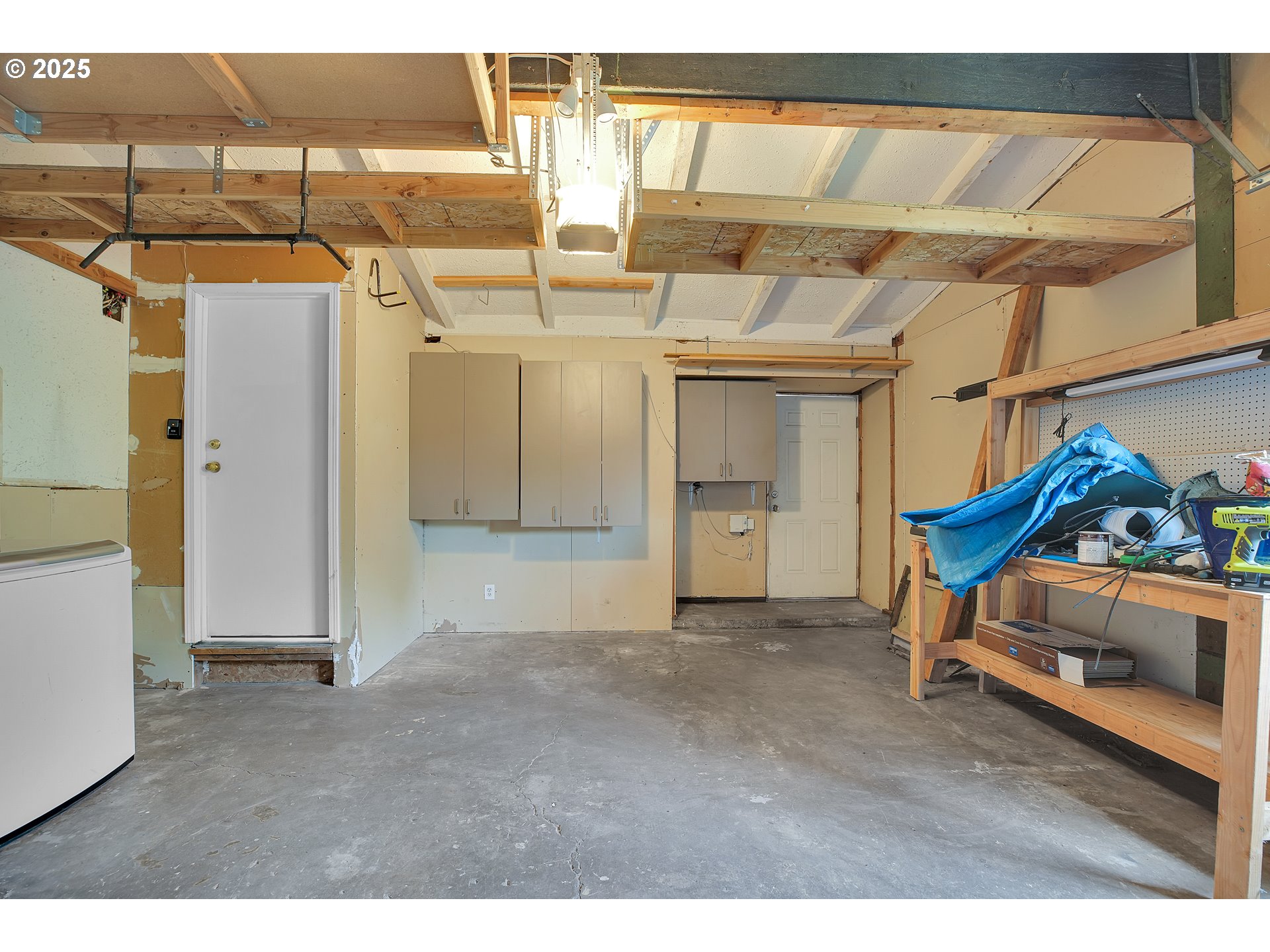 11525 Southwest 14th Street Beaverton, OR 97005 - Photo 34 of 40 Garage