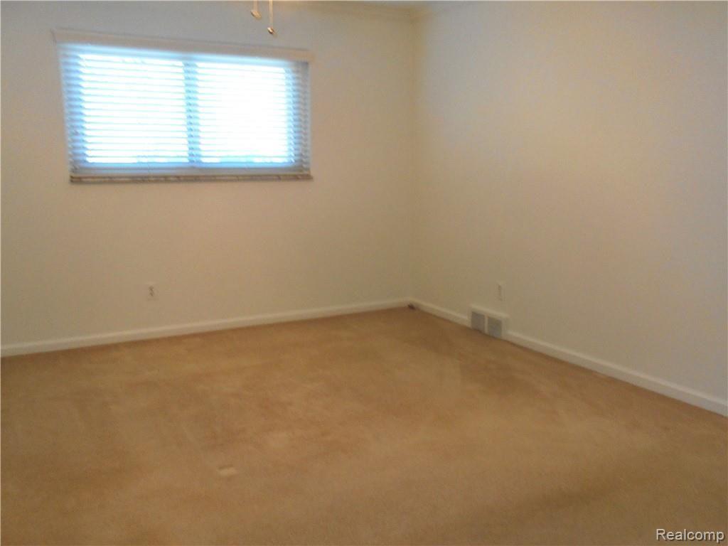 928 North Adams Road, Unit 95 Birmingham, MI 48009 - Photo 10 of 10
