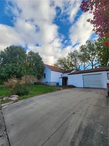 $137,000 | 423 North 11th Street, Sabetha, KS 66534