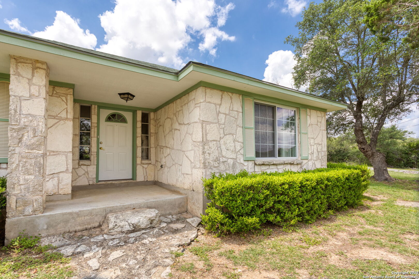655 Shepherds Bulverde, TX 78163 - Photo 2 of 40
