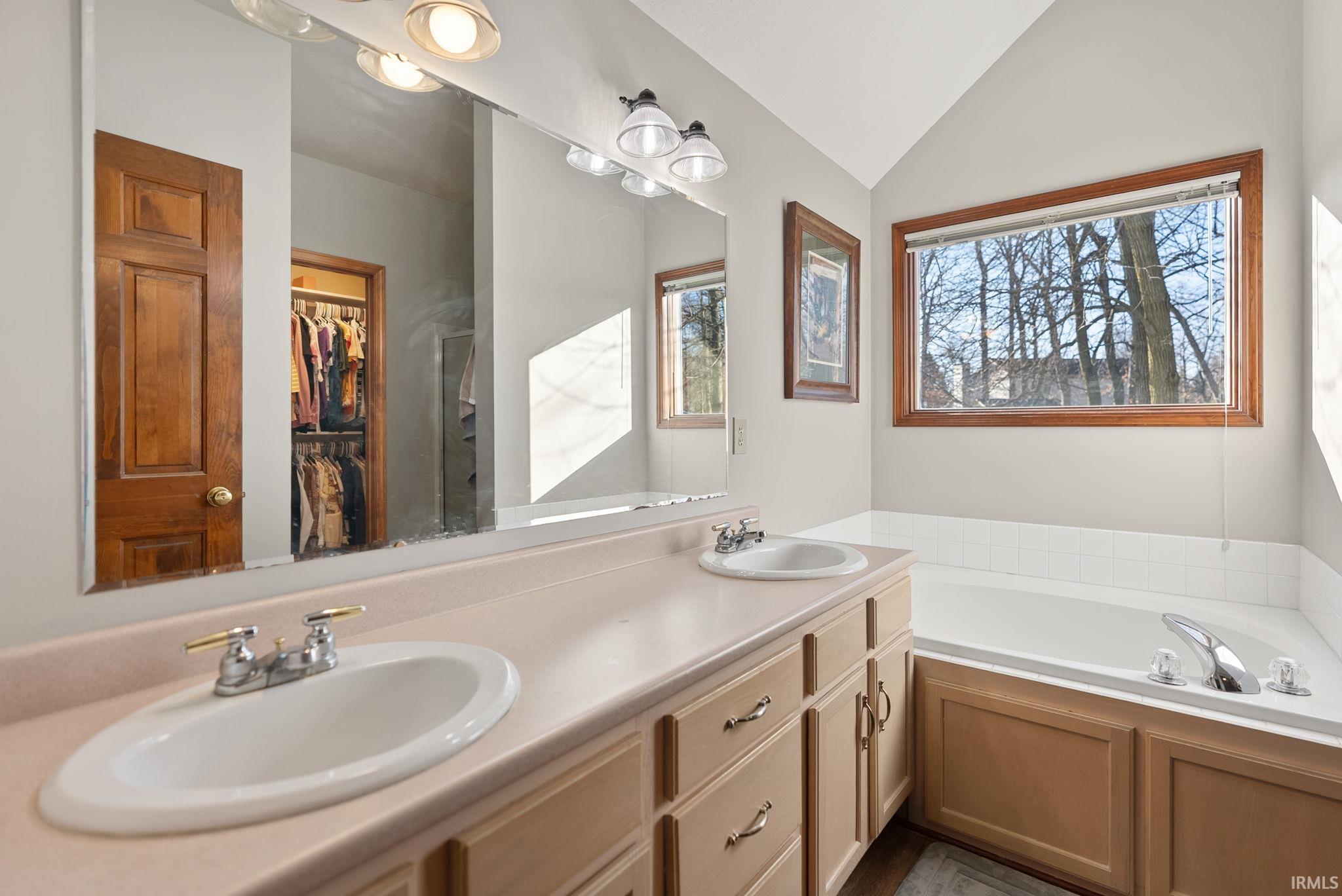 9518 Mill Ridge Run Fort Wayne, IN 46835 - Photo 11 of 20