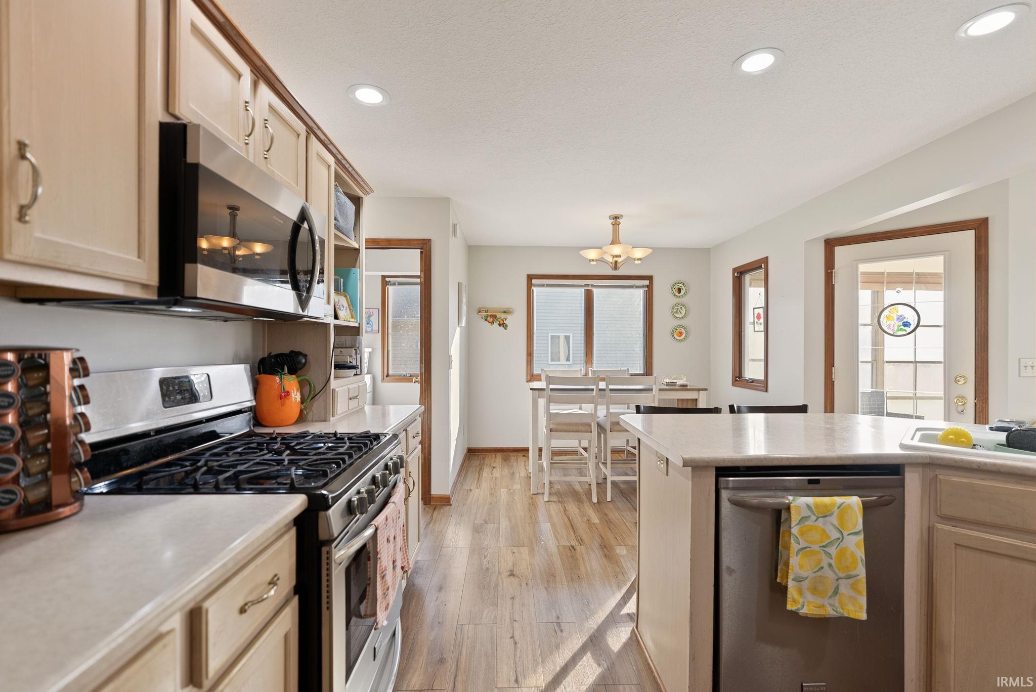 9518 Mill Ridge Run Fort Wayne, IN 46835 - Photo 7 of 20