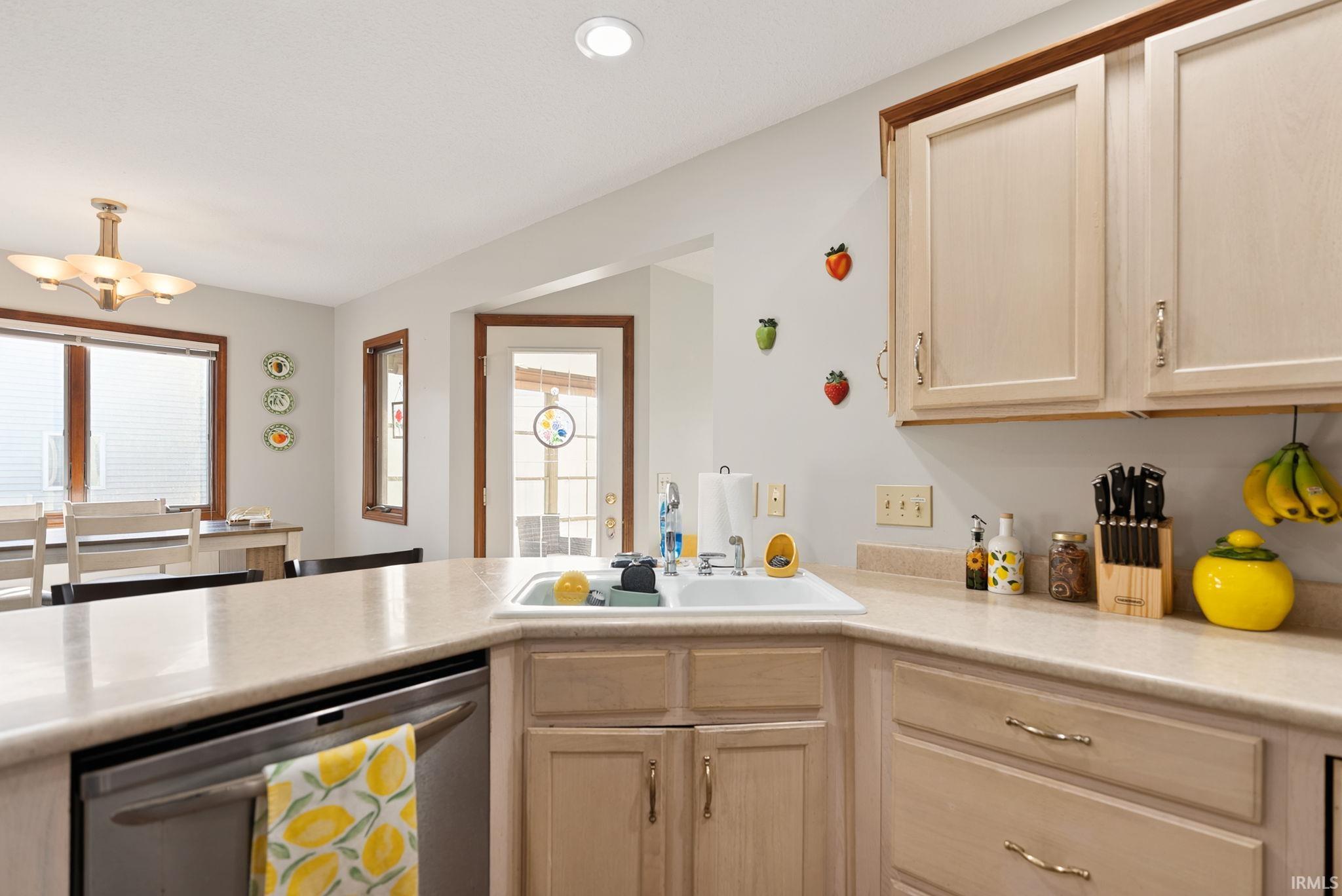 9518 Mill Ridge Run Fort Wayne, IN 46835 - Photo 8 of 20