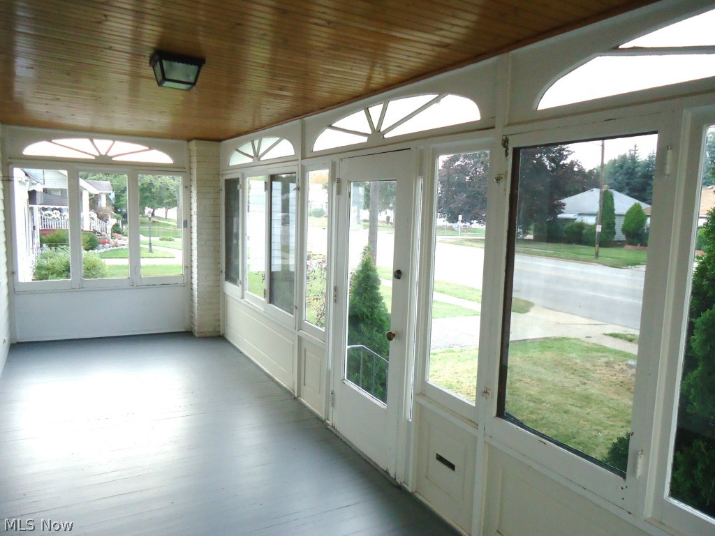 4315 Snow Road Cleveland, OH 44134 - Photo 4 of 11
