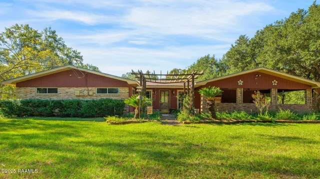 $350,000 | 605 Rue Carnot, Carencro, LA 70520