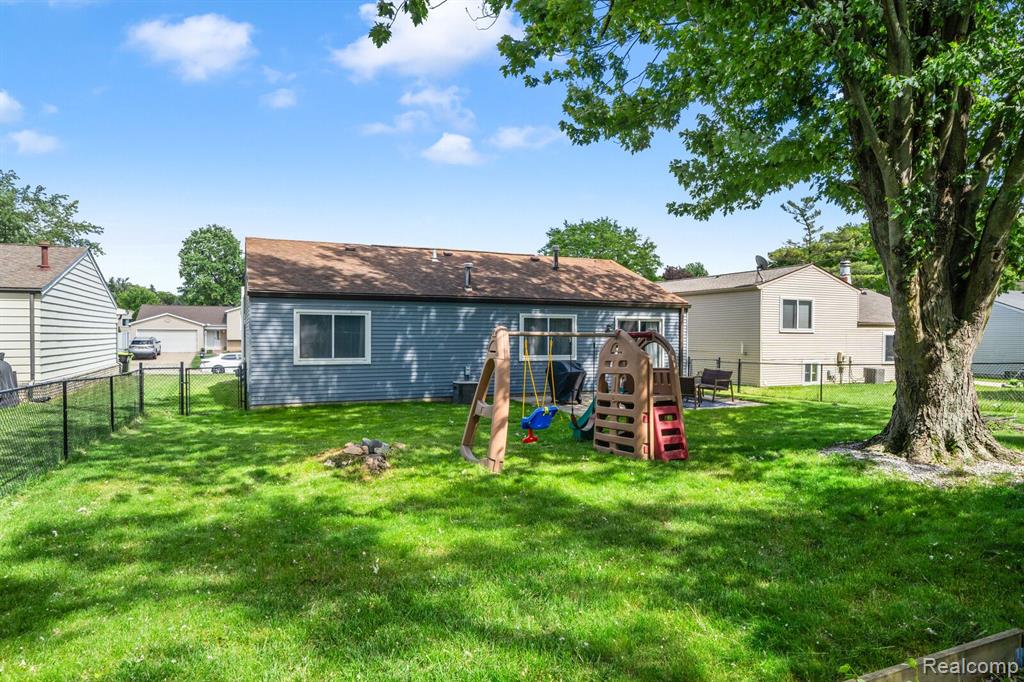 42102 Ridge Road West Novi, MI 48375 - Photo 28 of 29