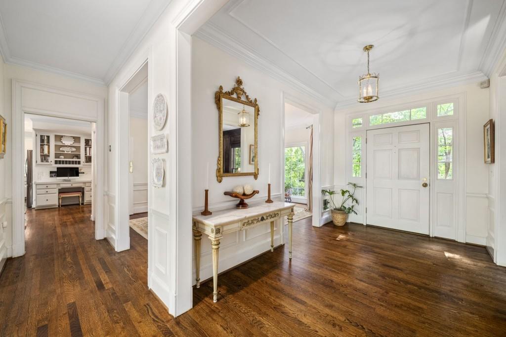 9100 Huntcliff Trace Sandy Springs, GA 30350 - Photo 2 of 80